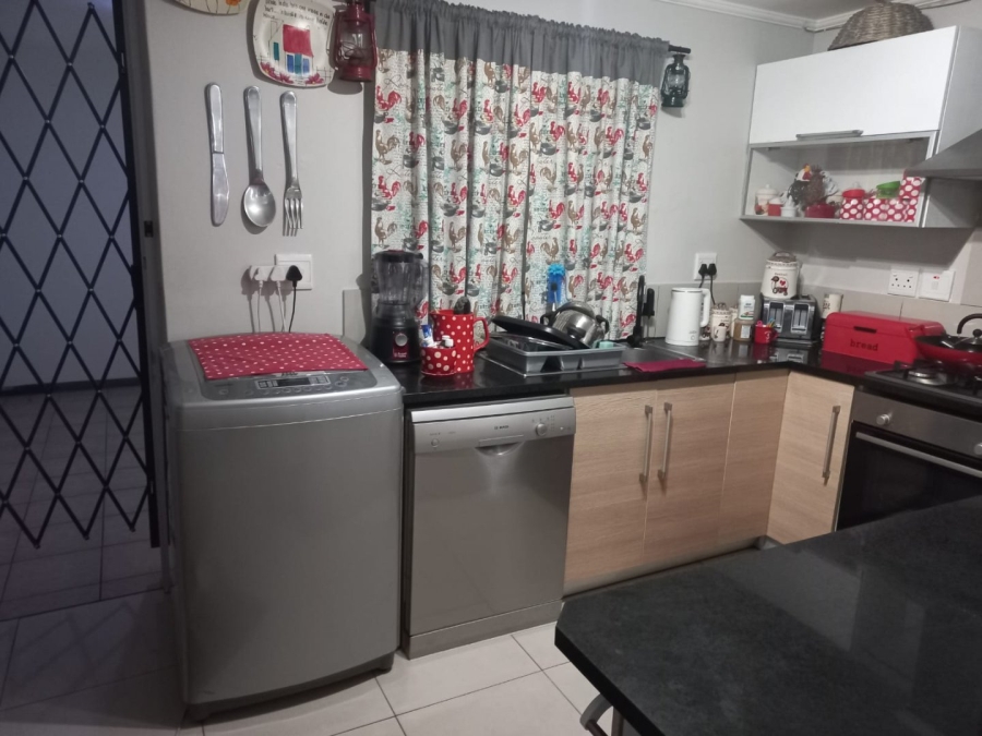 2 Bedroom Property for Sale in Gansbaai Central Western Cape